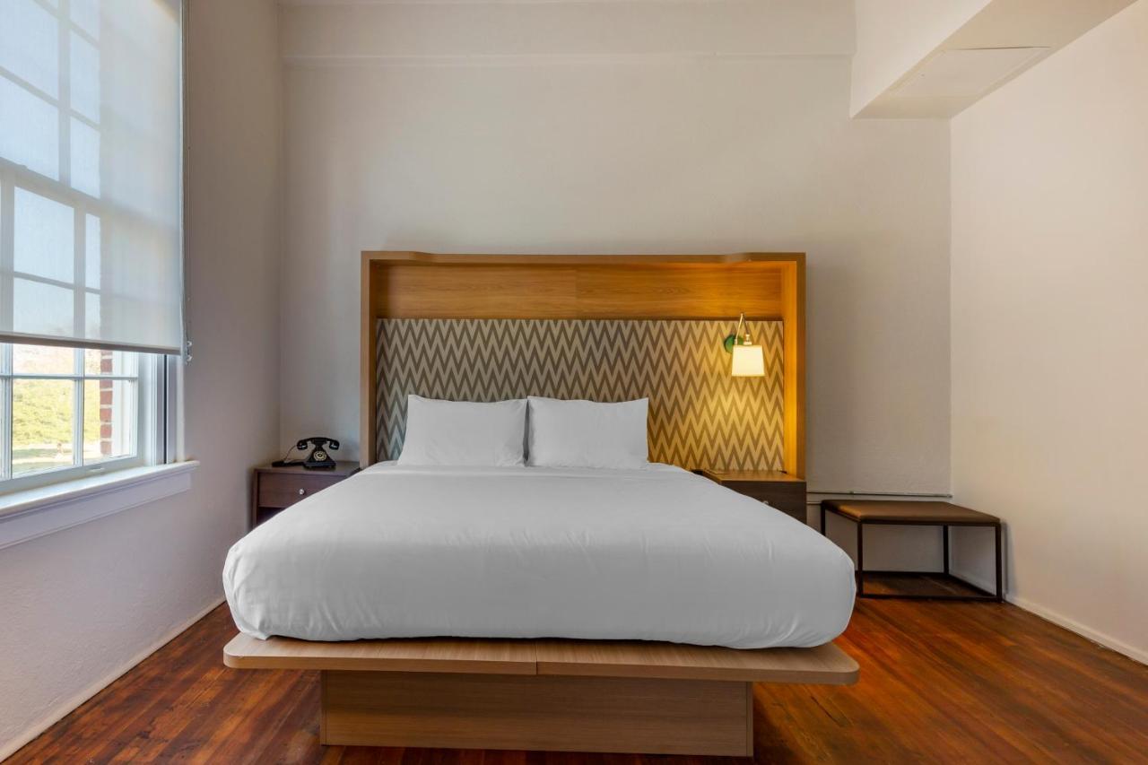 Inn At Blackstone Bagian luar foto